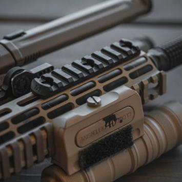 mag592-blk_magpul_m-lok_polymer_rail_9_slots